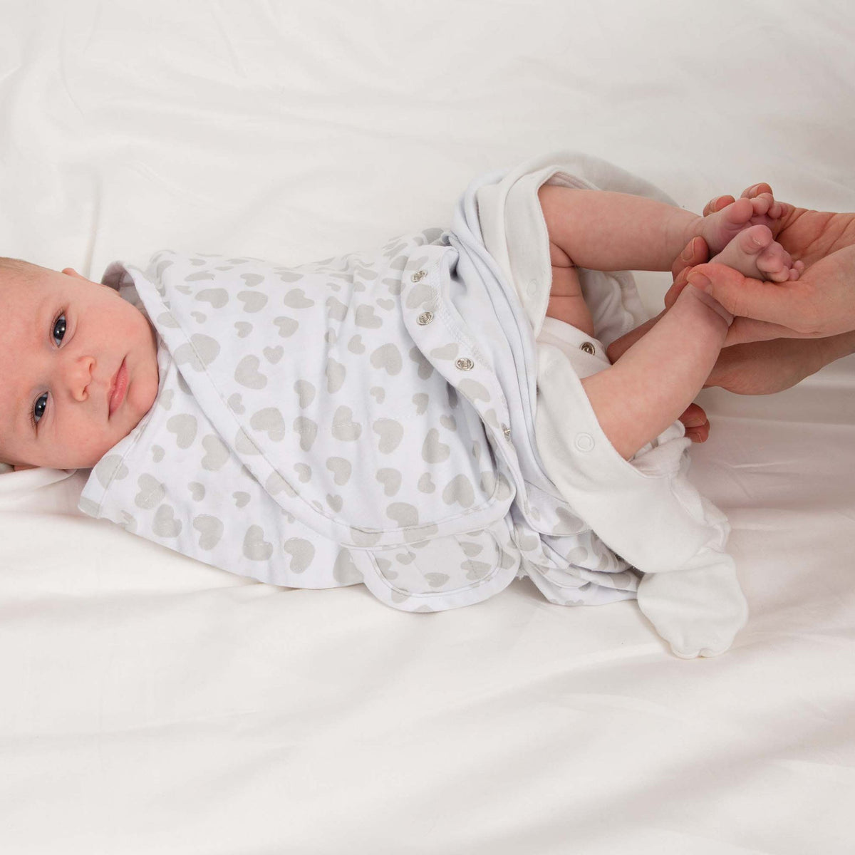 Little Chick London Simply Swaddle Sweetheart Grey – Hello Baby